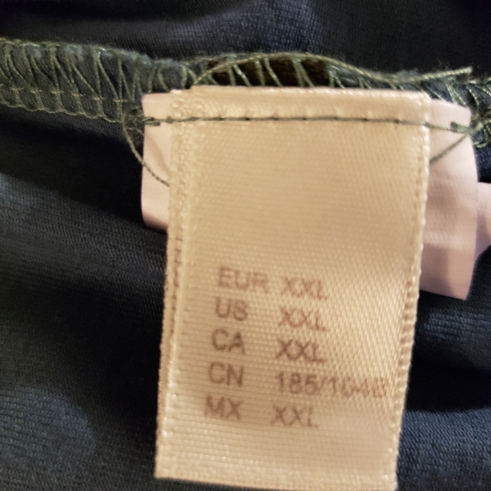👚Women's Plus Size V-neck Tee👚 - Picture 2 of 7